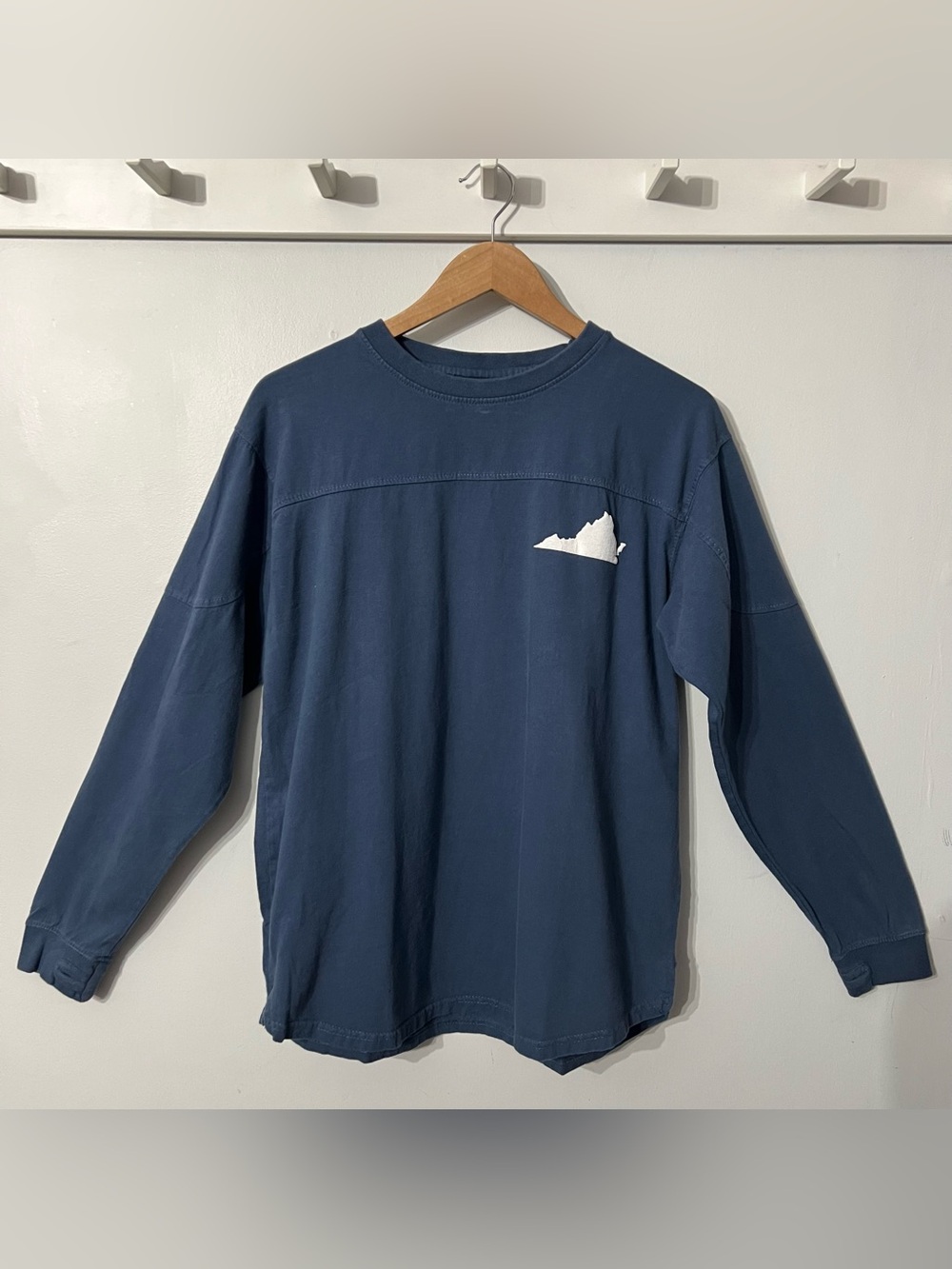 Pressbox Women’s S Virginia EST 1788 Graphic Long Sleeve Spirit Jersey Top